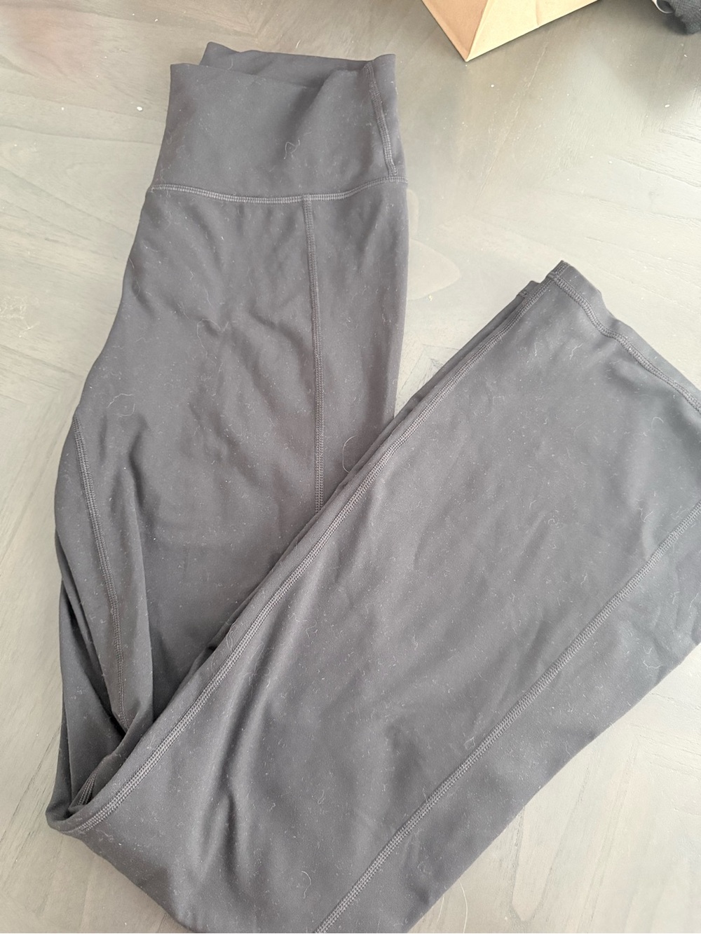 Fabletics - flare leggings - dry fit size medium - Picture 4 of 5